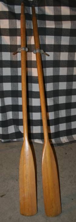 lot 192 image: Oars