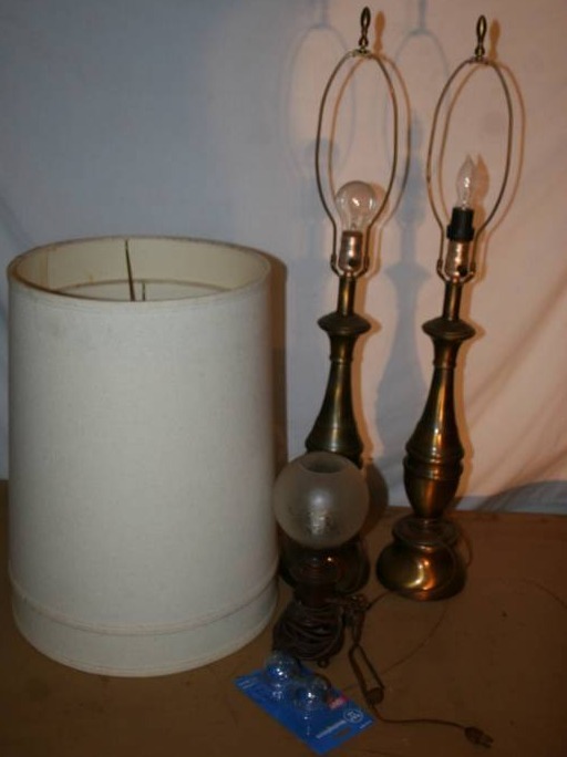lot 199 image: Lamps