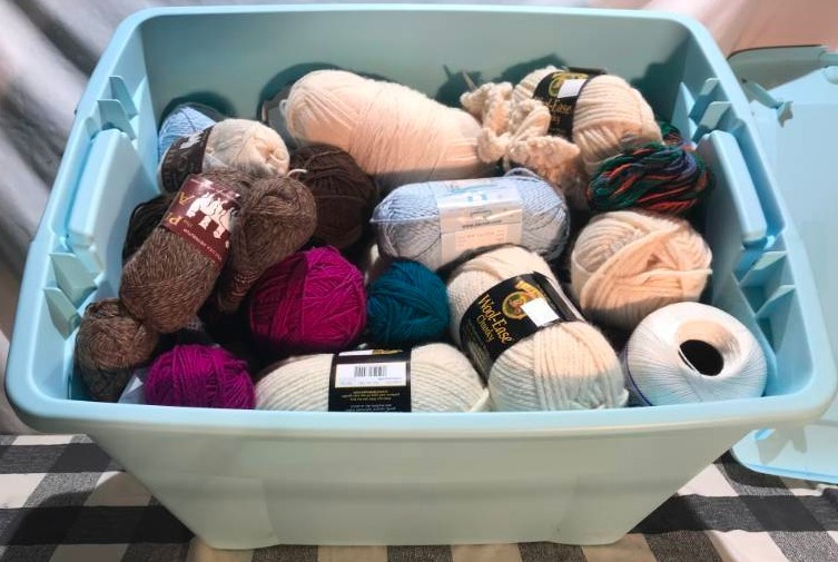 lot 251 image: Bin of Yarn