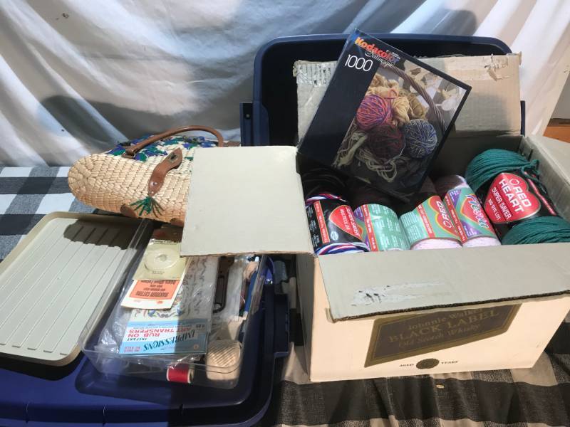 lot 266 image: Yarn and Sewing Supplies