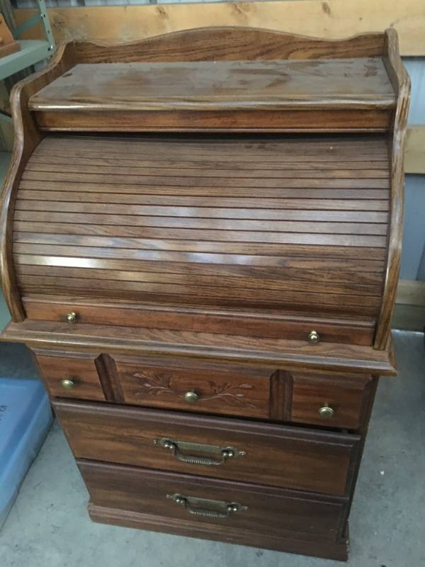 lot 8 image: Administrative Assistant Desk
