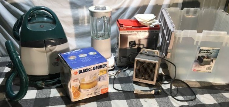 lot 288 image: Household Gadgets