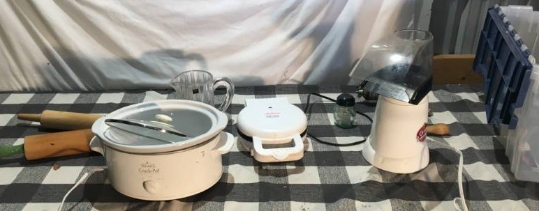 lot 289 image: Assorted Kitchenwares