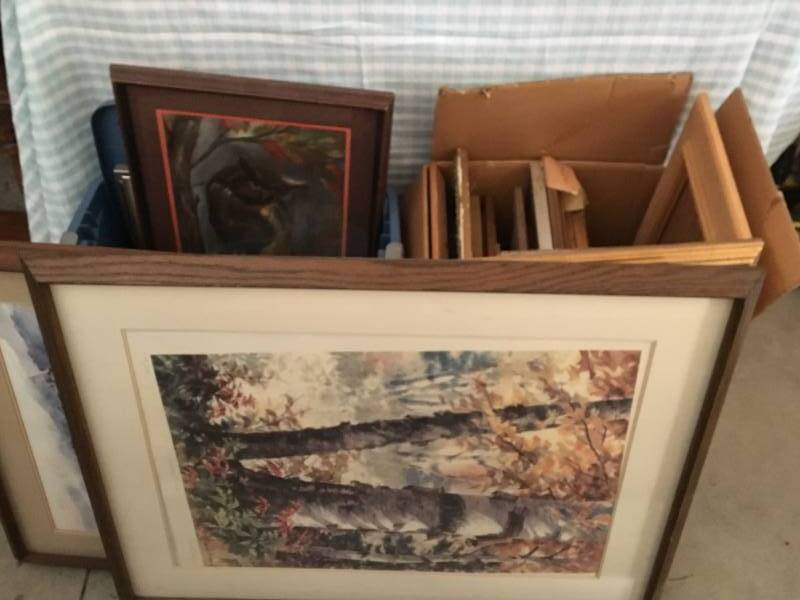 lot 301 image: Assorted Wall Art and Picture Frames