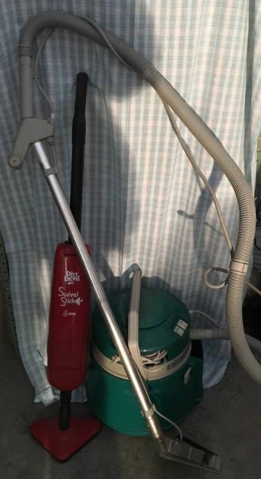 lot 307 image: Floor Scrubber and Vacuum