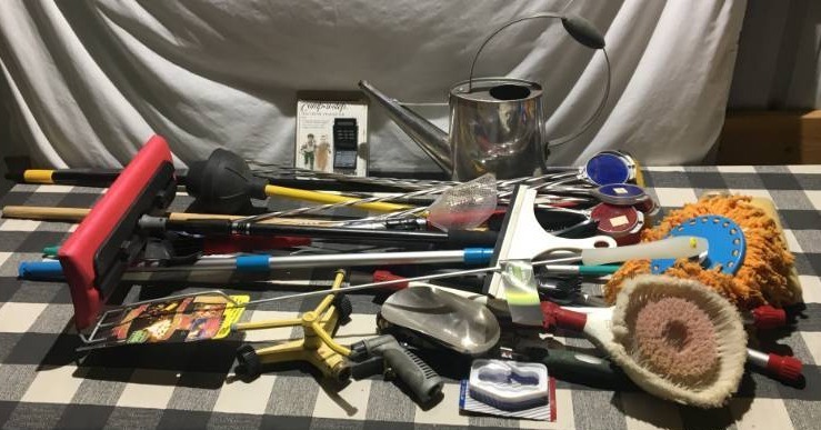 lot 310 image: Assorted Cleaning and Garage Items
