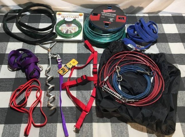 lot 322 image: Pet Supplies