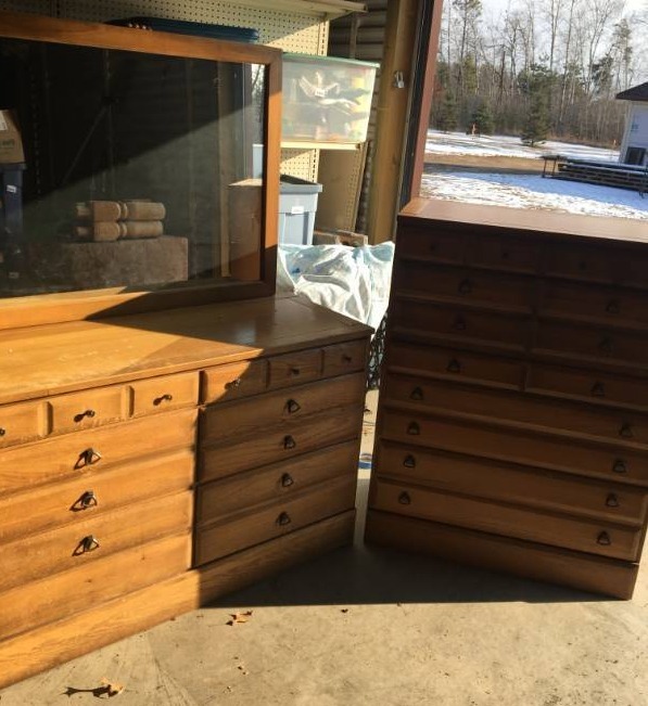 lot 338 image: Vintage Dresser Set