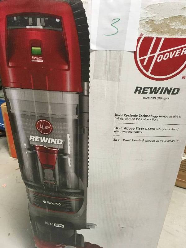 lot 3 image: Hoover Rewind Bagless Upright Vacuum Cleaner, UH71012 in good working condition