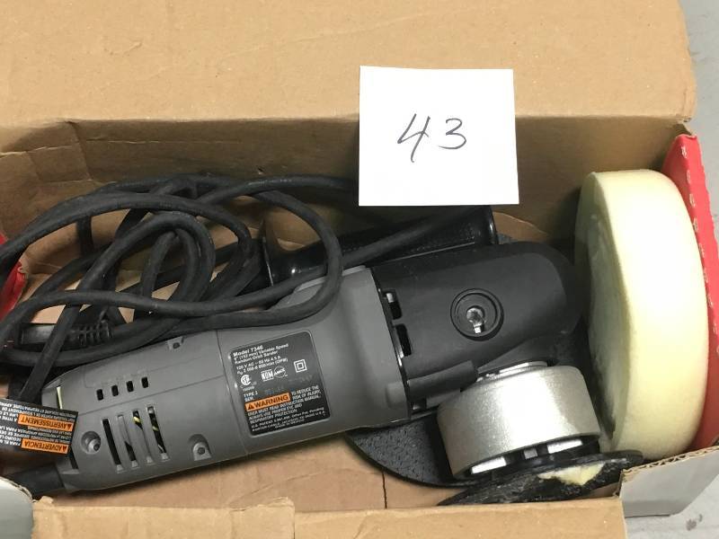 lot 43 image: PORTER-CABLE 7346SP 6-Inch Random Orbit Sander with Polishing Pad  in good working condition