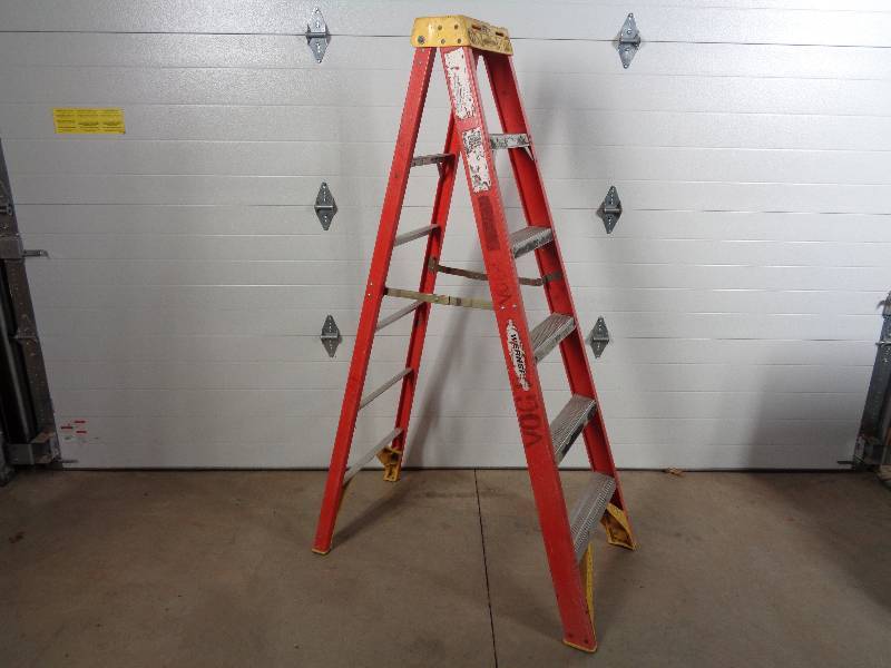 lot 17 image: Werner Fiberglass Ladder