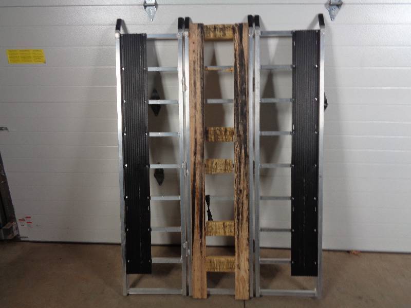 lot 18 image: Aluminum Folding Pickup Ramp