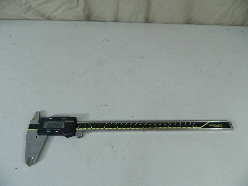 lot 52 image: Mitutoyo 12 Inch Digital Caliper