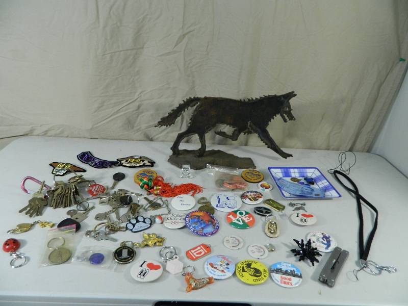 lot 58 image: Foreign Currency, Keys, and More