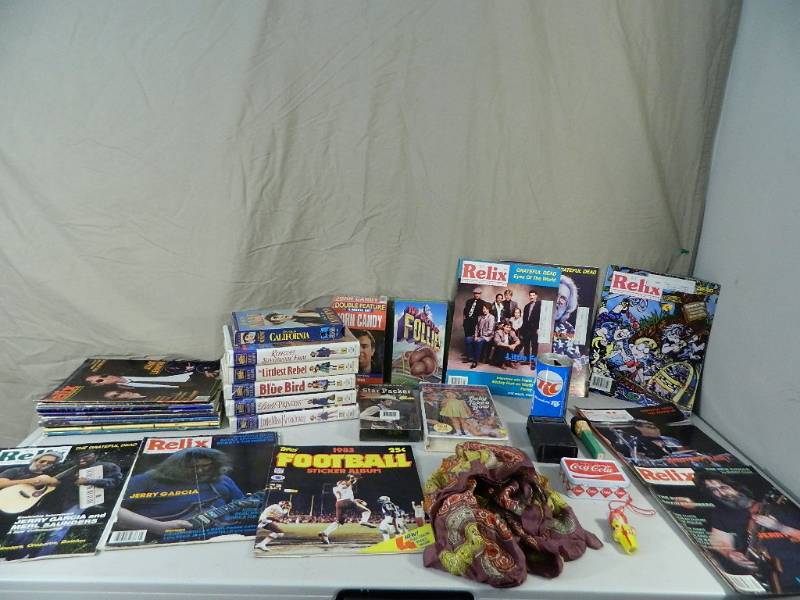 lot 64 image: Assorted Collectibles