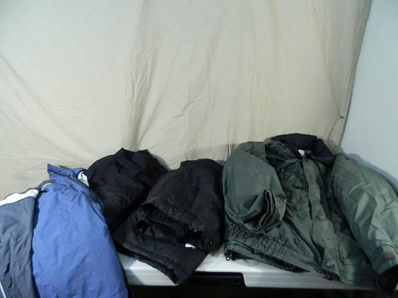 lot 76 image: Snow Wear