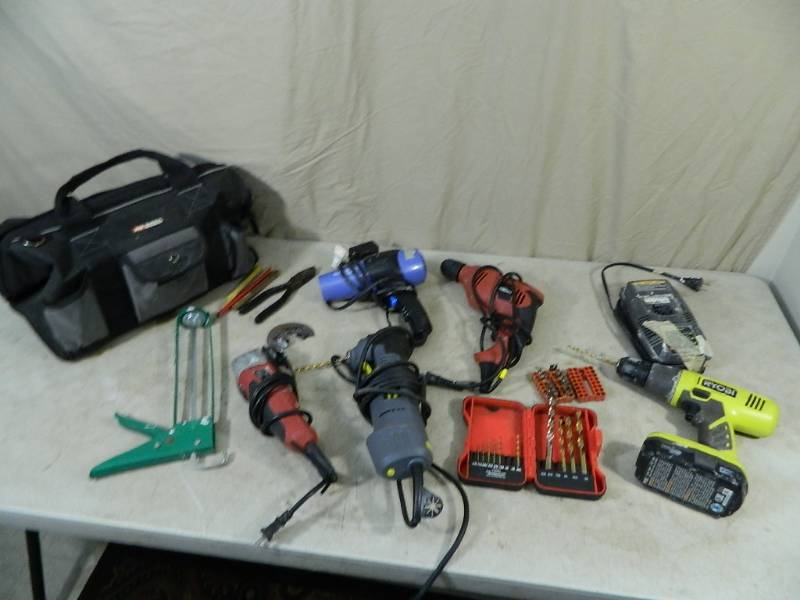 lot 113 image: Power Tools in Tool Bag