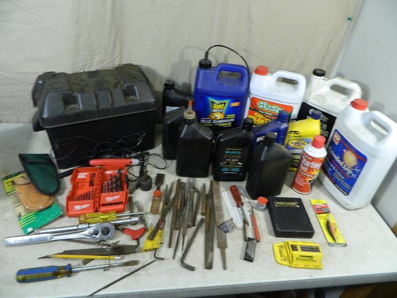 lot 119 image: Shop Chemicals, Tools, Battery Box