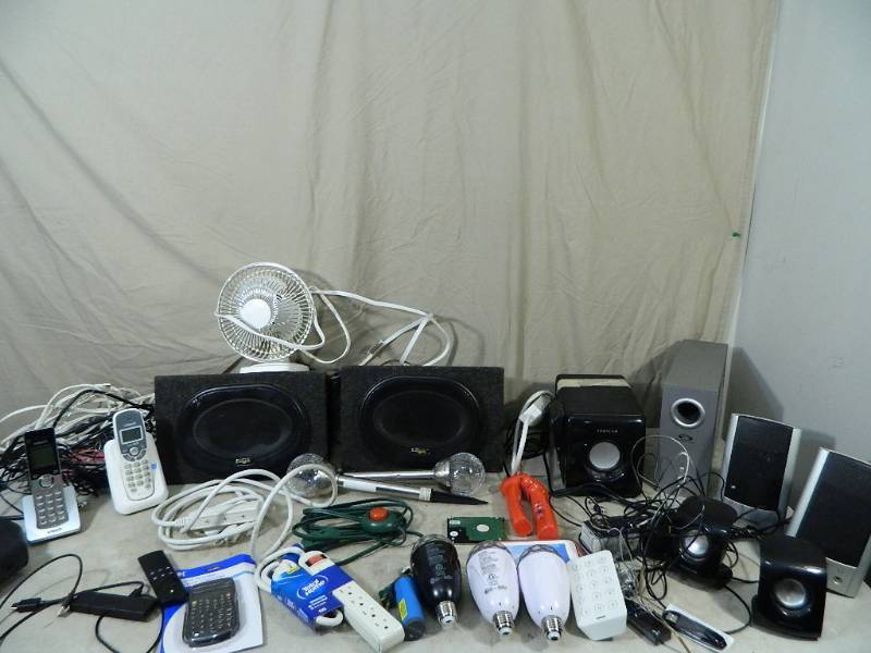 lot 131 image: Assorted Electronics