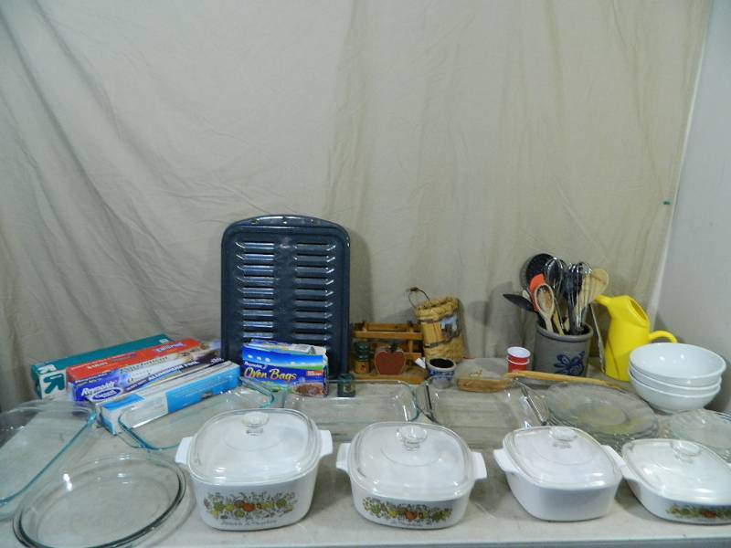 lot 178 image: Pyrex, Casserole Dishes, More
