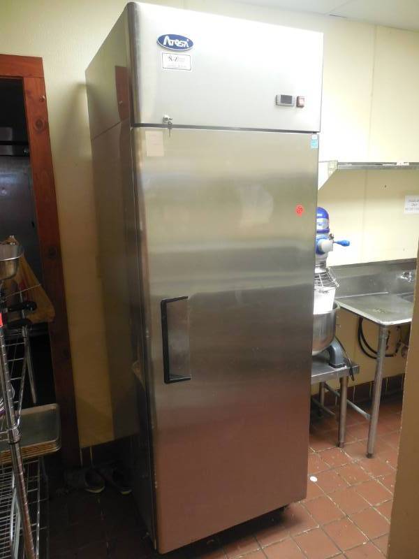 ATOSA T SERIES VERTICAL REACH IN COOLER