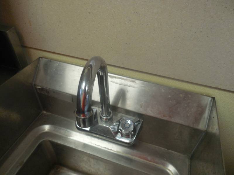 SMALL DUMP SINK