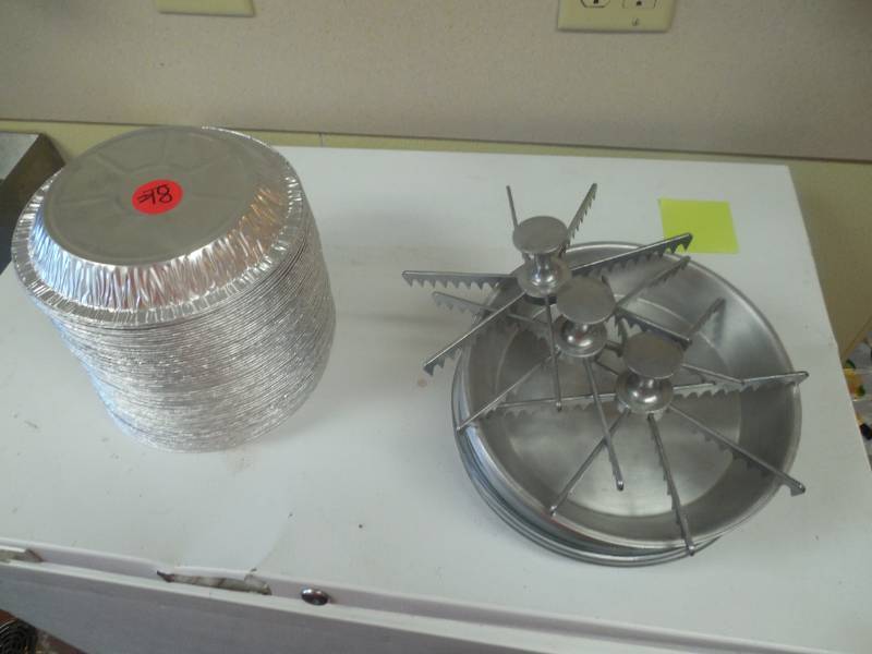 PIE BAKING LOT W CUTTERS AND PANS