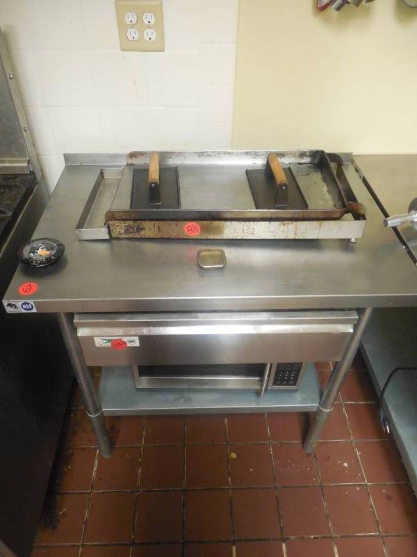STAINLESS STEEL PREP TABLE