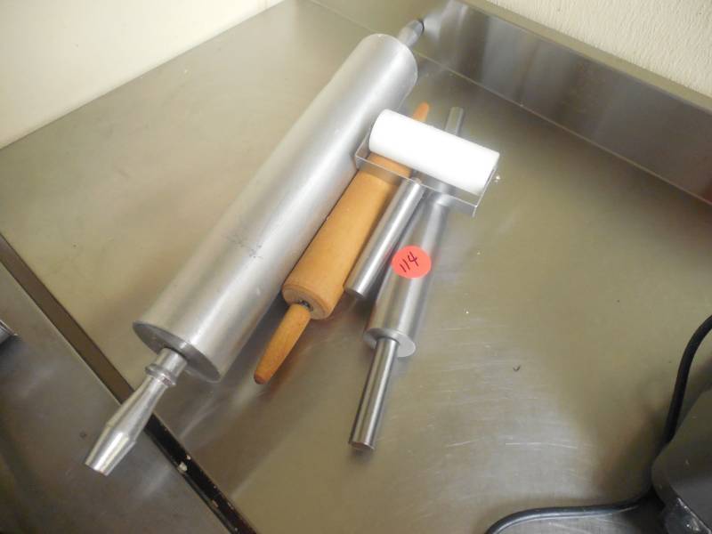 ROLLING PIN LOT