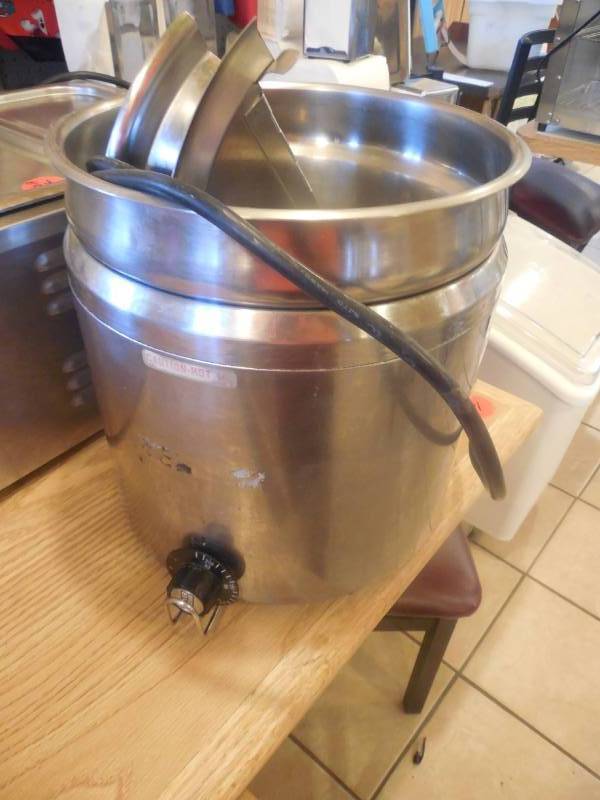 LARGE SOUP WARMER W CONTAINER
