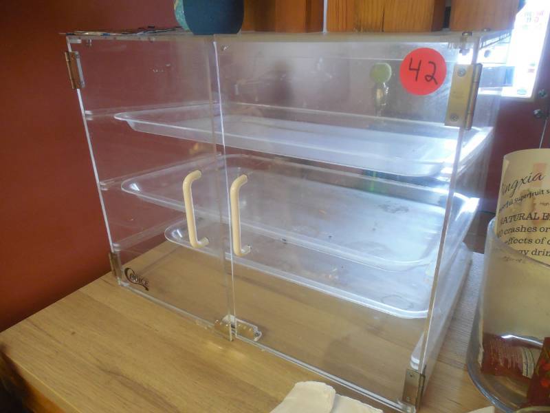 PASTRY DISPLAY CASE