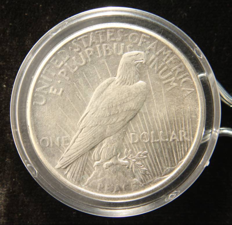 1925 PEACE SILVER DOLLAR IN AIRTITE HOLDER