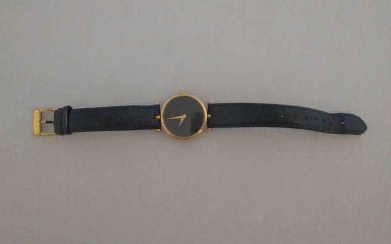 GUCCI Ladies Watch With Leather Band