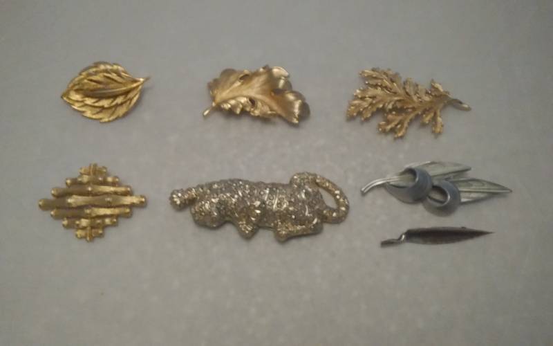 7-Assorted Brooches