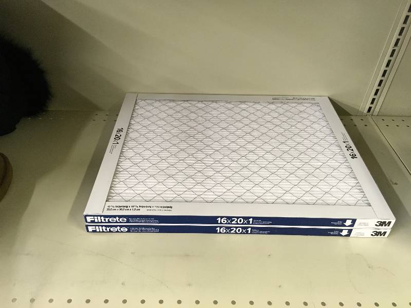 lot 572 image: Filtrete 16X20X1 Air Filters