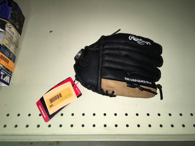 lot 590 image: New Rawlings Baseball Glove