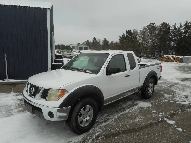 lot 3 image: 2005 Nissan Frontier 4x4 Truck