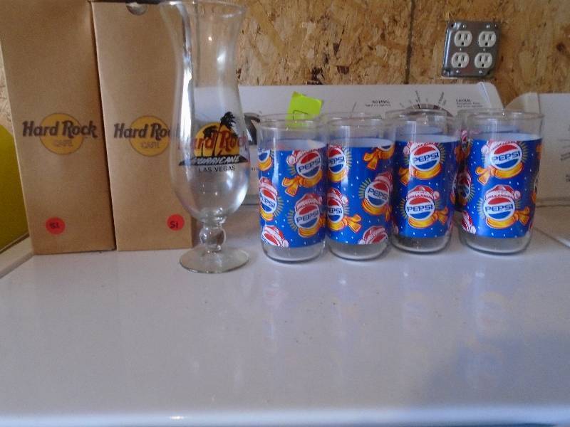 lot 51 image: Collectible Glasses