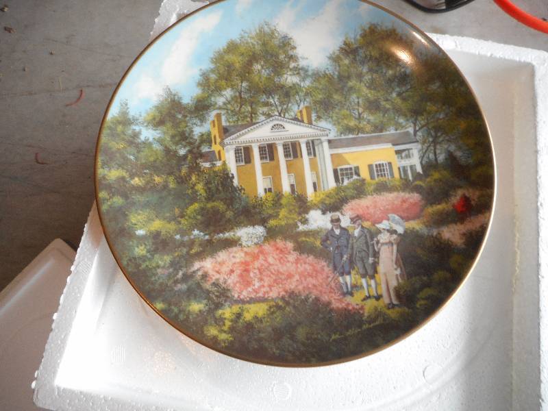 lot 55 image: Collectible Plates