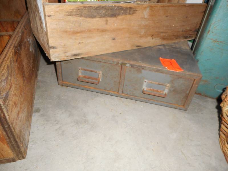 lot 9 image: Garage and Camping Items