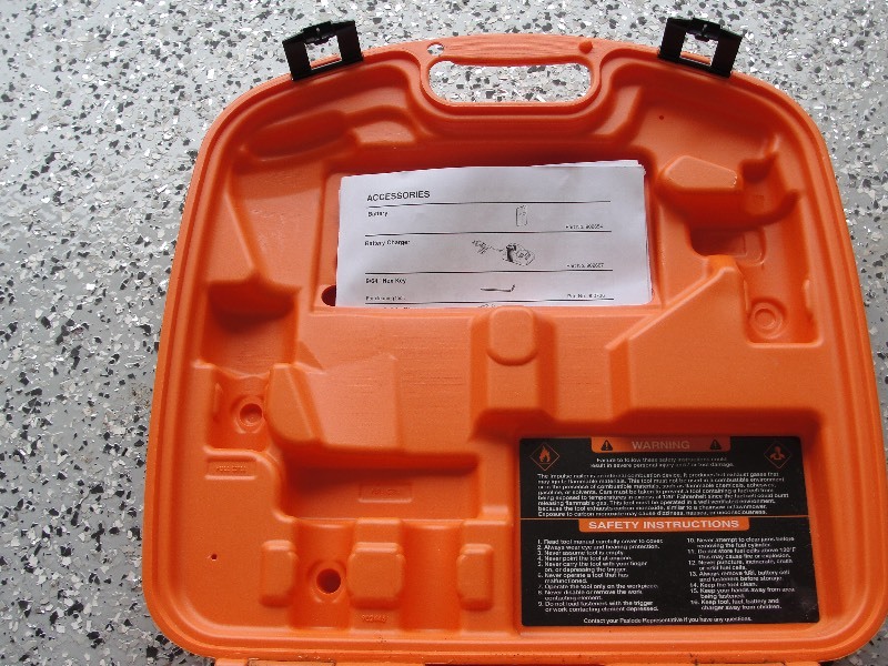 NEAR NEW PASLODE ANGLED FINISH NAILER
