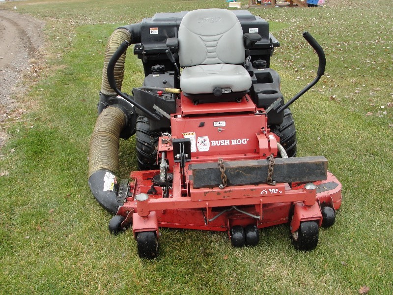 52 BUSH HOG MOWER WGC350 BAGGER
