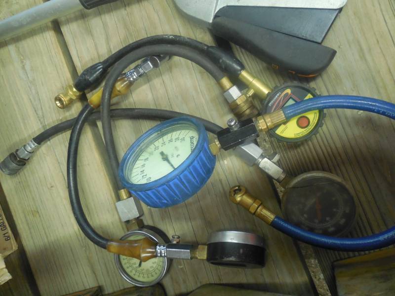 LOT OF COMPRESSION TESTERS