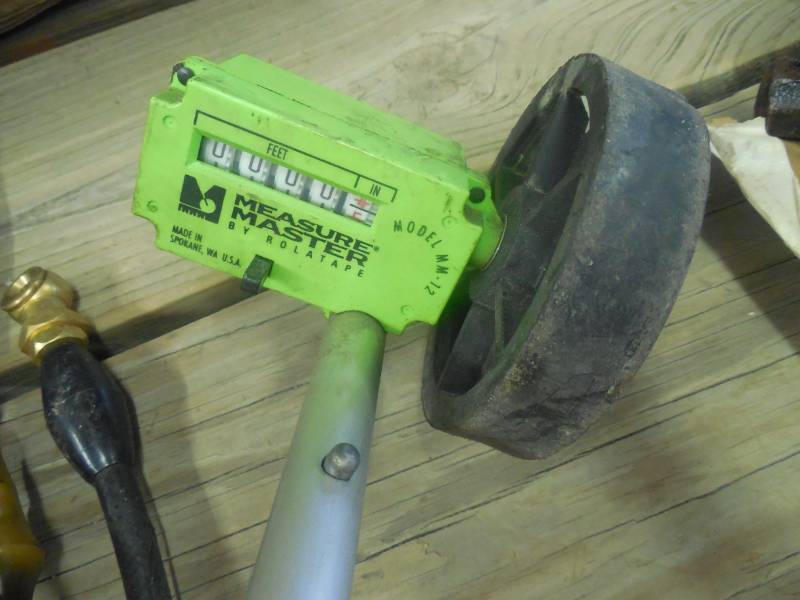 MASTER ROLLER TAPE MEASURE