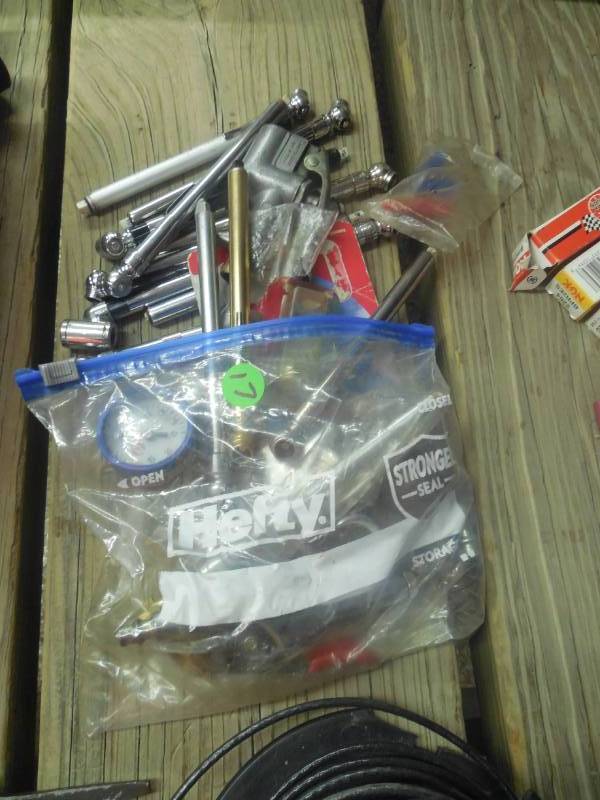 LOT OF AIR TESTERS