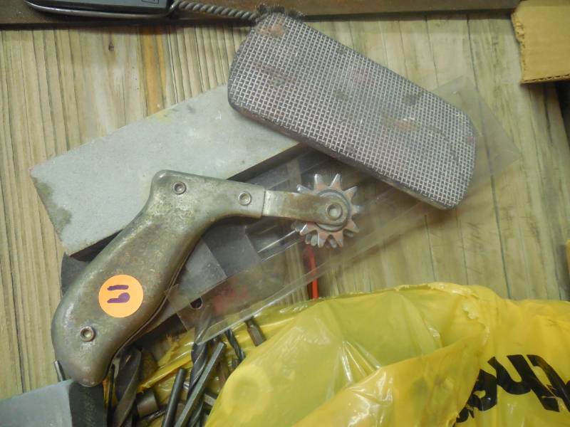 SHARPENING STONES W BUFFING TOOLS