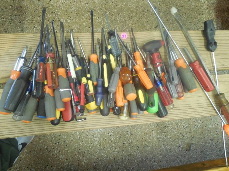 MASSIVE SCREW DRIVER LOT
