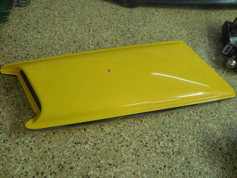 YELLOW HOOD SCOOPS