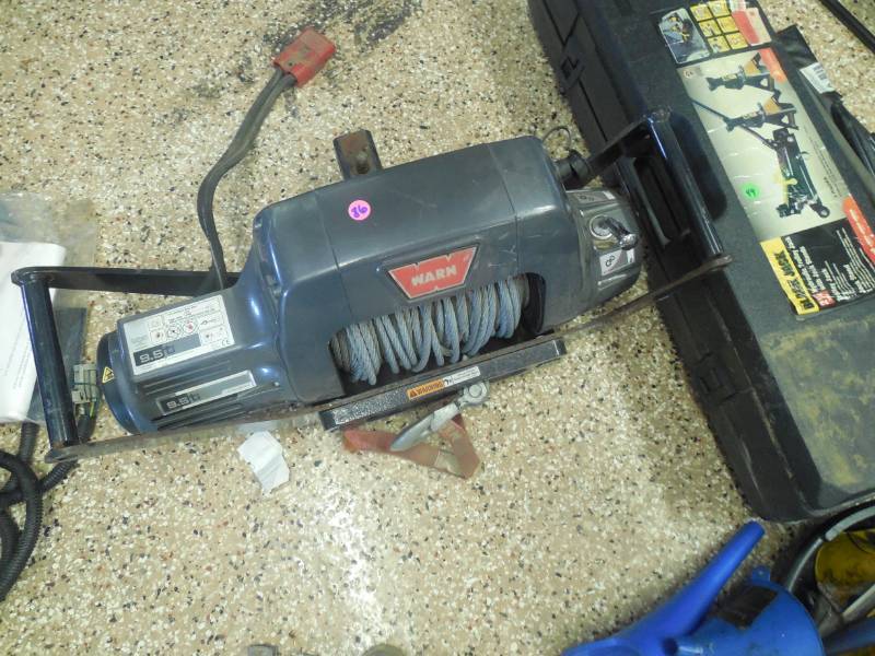 WARN 9500 LB WINCH WITH CABLE W CONTROLS