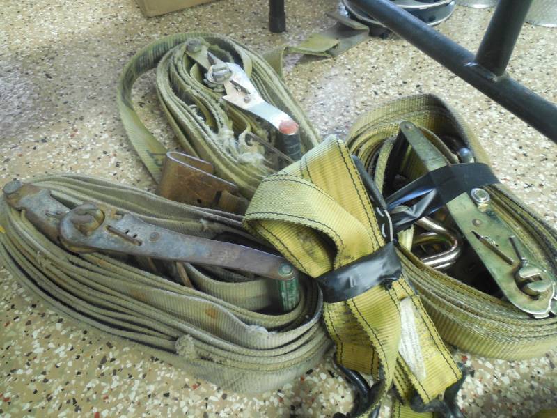 (4) HEAVY DUTY RATCHET STRAPS